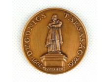 A Dugonics Társaság centenáriumi bronz plakettje díszdobozban