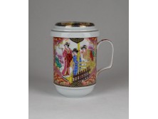 Kínai jelenetes porcelán teáscsésze szűrővel