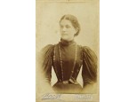 Antik női portré fotográfia 9.5 x 6 cm HERZ HENRIK BUDAPEST