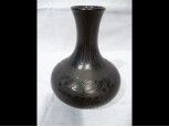 Régi jelzett fekete kerámia váza