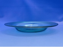 Művészi fújtüveg kínáló tányér