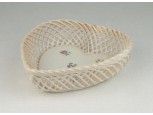 Szív alakú virágmintás áttört porcelán tálka