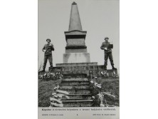 MTI fotó A kápolnai 1849-es emlékműnél 1992