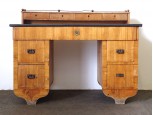Antik térbe helyezhető Biedermeier íróasztal