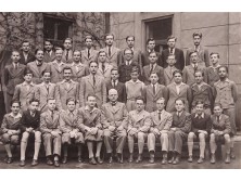 Régi iskolai fotográfia csoportkép 40 fő