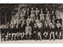 Régi iskolai fotográfia csoportkép 46 fő