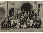 Régi feketefehér fotográfia csoportkép 40 fő