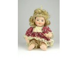 Öltöztetett porcelán baba 22 cm
