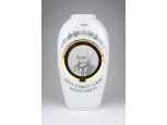 Szent-Györgyi Albert porcelán váza 1994