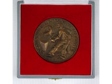 Kőbányai vas és acélöntödei bronz emlékérem díszdobozában