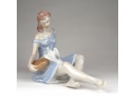 Galambot etető Drasche porcelán nő figura 18.5 CM