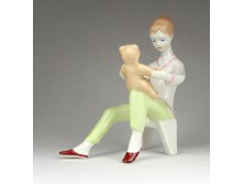 Régi Aquincum porcelán kislány figura macival 13.5 cm