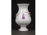 Régi jelzett fehér kisméretű porcelán váza 10 cm