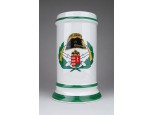 Címeres tűzoltó porcelán söröskorsó 18.5 cm