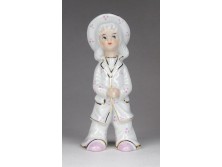 Sri Lanka-i pizsamás kislány porcelán figura 13.5 cm