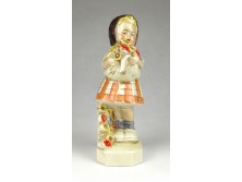 Kislány virágcsokorral német porcelán szobor