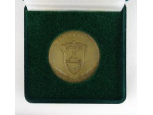 Premontrei Gimnázium Gödöllő bronz emlékérem tokjában