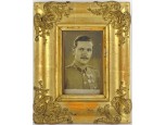 Antik fotográfia katona fotó ( A keret kora 1850 körül.)