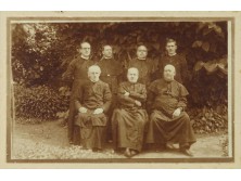 Régi iskolai fotográfia bencés tanárok csoportképe 9.5 x 14.5 cm