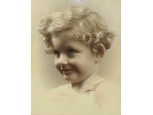 Régi színezett mosolygó kislány gyerekportré fotográfia