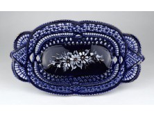 Jelzett ovális kék áttört porcelán kínáló kosár 24.5 cm
