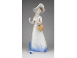 Jelzett virágkosaras porcelán hölgy figura 24 cm