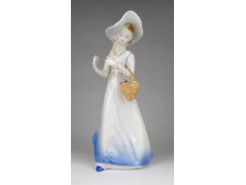 Jelzett virágkosaras porcelán hölgy figura 24 cm