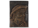 Pipázó paraszt faragott fa hatású gipsz falikép 33.5 x 24 cm