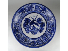 Nagyméretű sérült szarvasos Modra kerámia falitál 40.5 cm