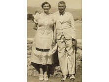 Szépen keretezett régi fotográfia 25 x 19 cm