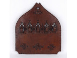 Bőrdíszműves fali kulcstartó 25 x 22.5 cm