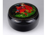 Régi kézzel festett orosz jelenetes fém bonbonier 8.5 x 13 cm