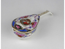 Régi jelzett allegorikus jelenetes porcelán lant formájú bonbonier Artemisz istennővel
