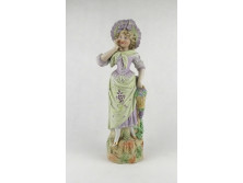 Régi német porcelán szobor fiatal nő virágkosárral 33 cm