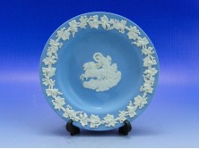 Jelzett Wedgwood porcelán dísztányér