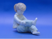 Jelzett Aquincumi porcelán kislány figura