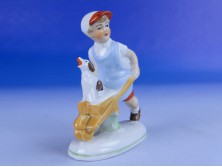 Régi talicskás kisfiú porcelán figura
