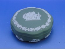Jelzett Wedgwood porcelán bonbonier