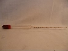 Régi fajsúlymérő laboratóriumi eszköz
