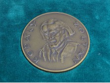Háry János - Kodály Zoltán bronz emlékérem