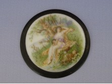 Régi porcelán plakett allegorikus jelenettel