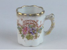 Antik kisméretű porcelán kávéscsésze