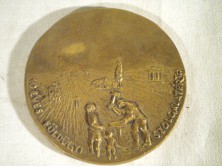 Régi réz vagy bronz plakett dobozban