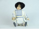 Palesztín népviseletes porcelánfejű baba