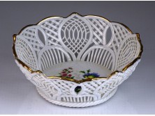 Régi jelzett áttört porcelán kosár