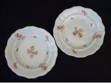 Két egyforma antik porcelán lapostányér
