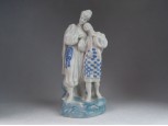 Régi legény és menyecske porcelán szobor