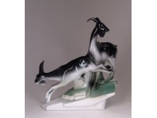 Nagy méretű hibátlan porcelán zerge figura 