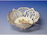 Régi kisméretű jelzett áttört porcelán kosár