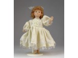Felöltöztetett porcelán kislány baba 15 cm